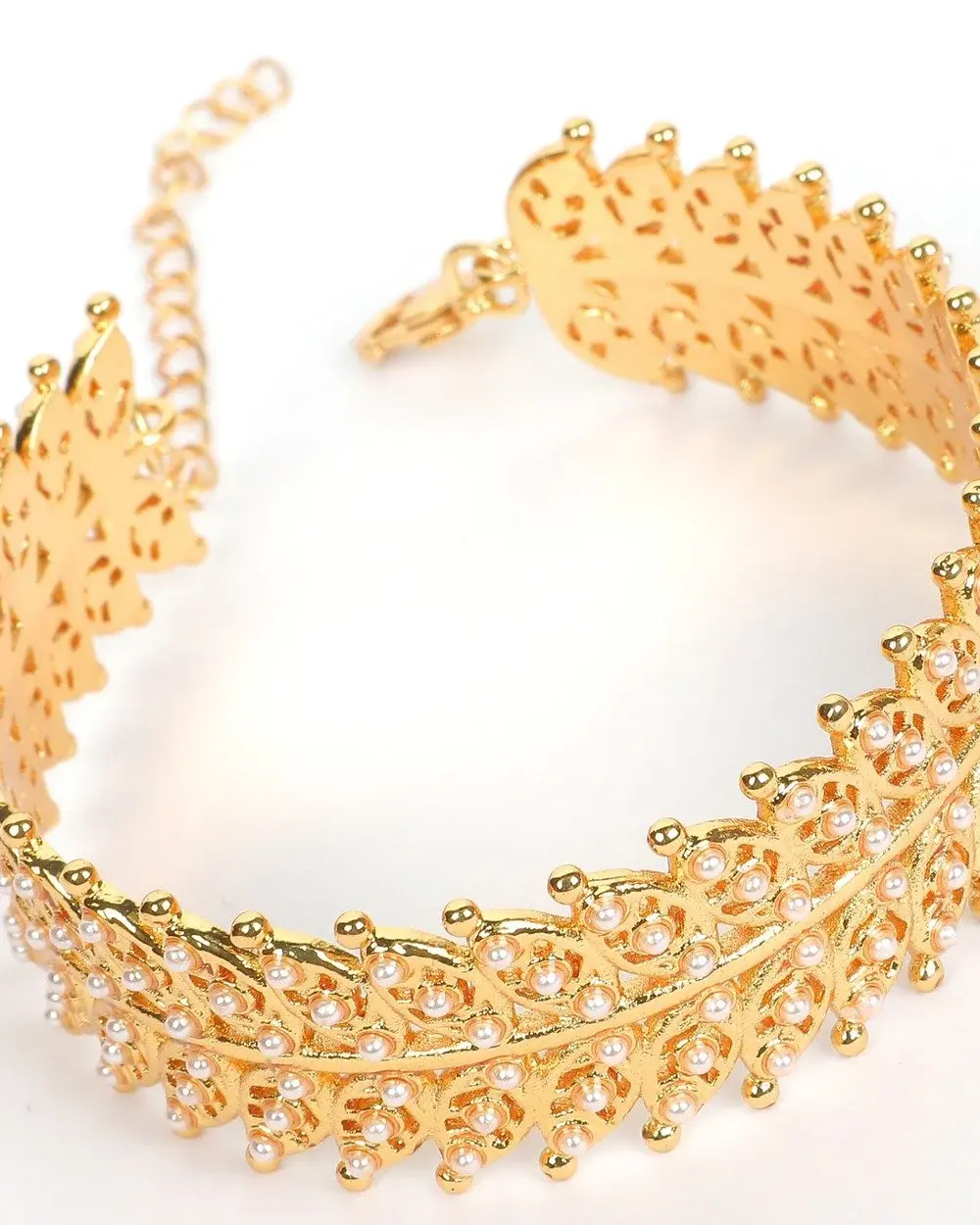 Goldfarbenes Armband mit filigranem Blattdesign – Bazin