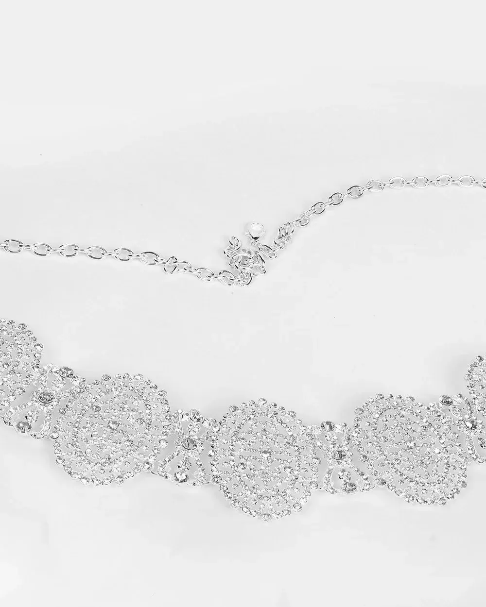 Silberfarbener Metall-Taillenkettengürtel mit filigranen Medaillons – 04026