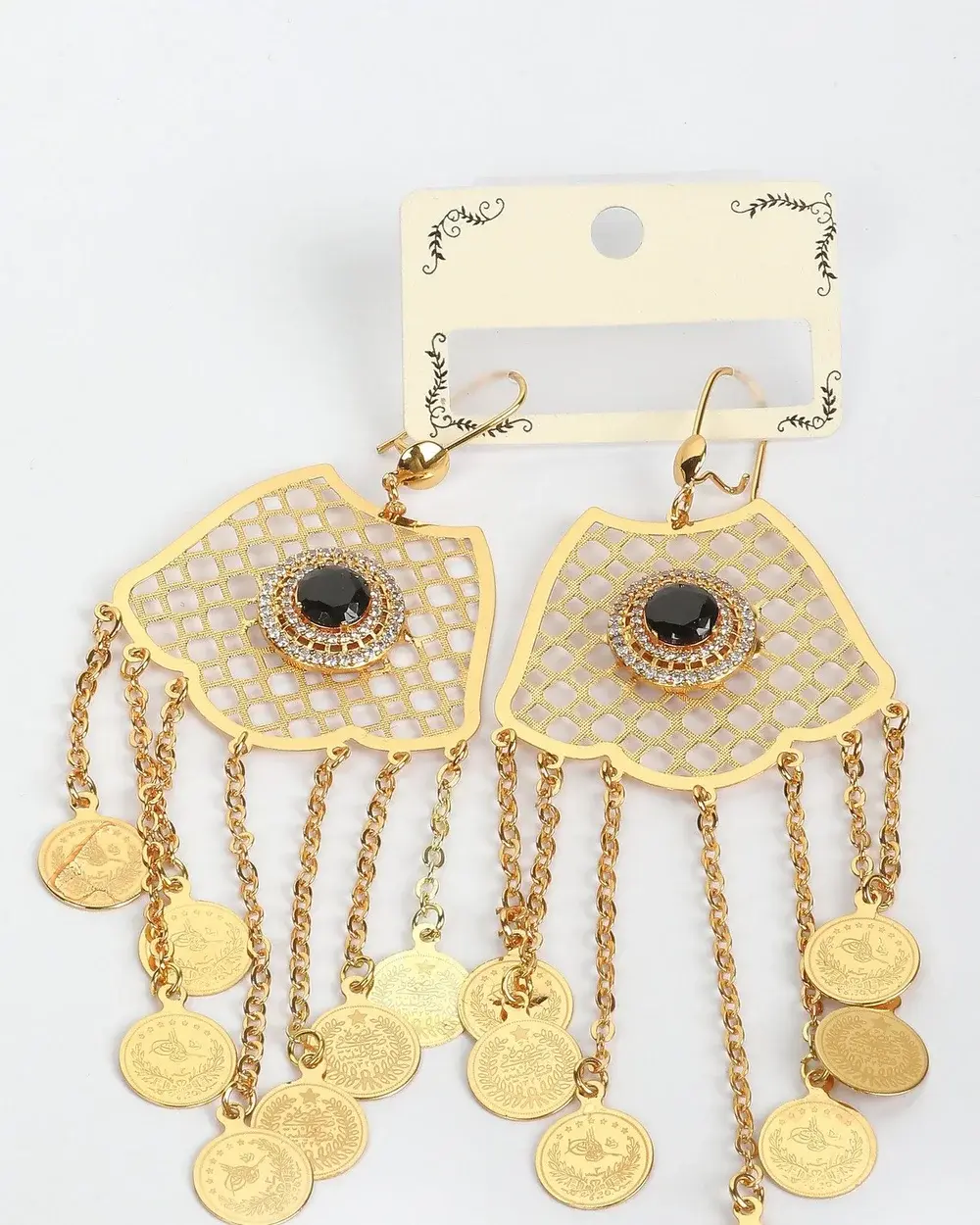 Goldfarbene Fächer-Ohrringe mit schwarzem Stein und Münzbehang – Guhar 04020