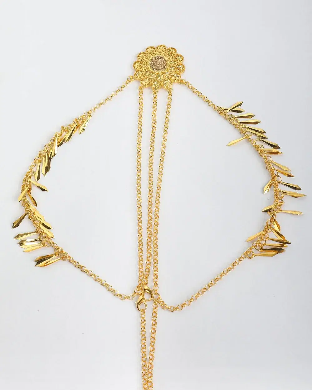 Goldfarbener Haarschmuck mit Medaillon, Ketten und Blattbehang – Kopfschmuck 04029