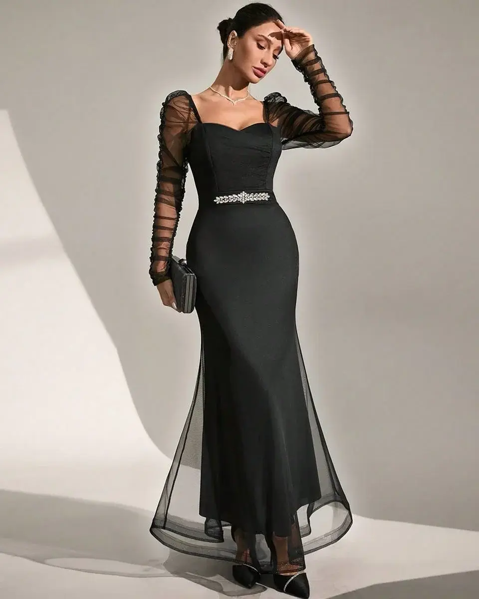Schwarzes Abendkleid mit Herzausschnitt, transparenten Ärmeln und Tüllrock – Gerdengaz
