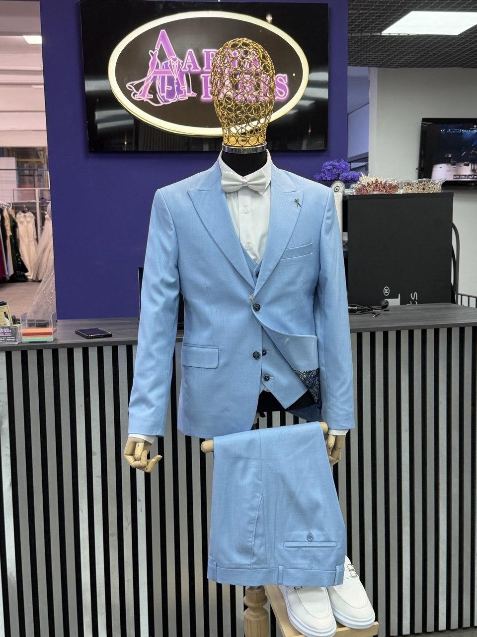 Herrenanzug Hellblau 762